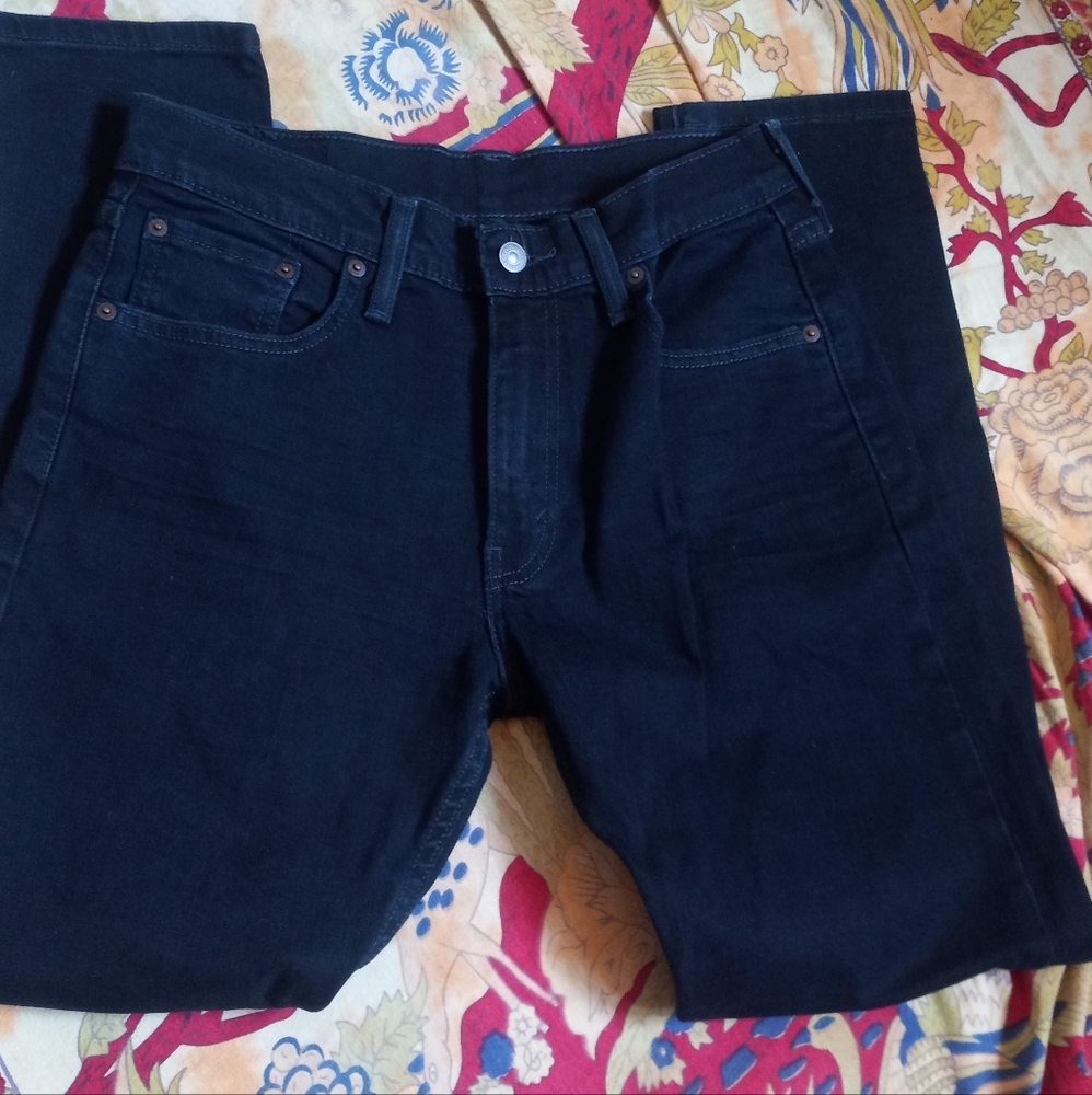 Levis - Picture 4 of 4